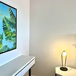 One - Luxurious By Hd Lägenhet *