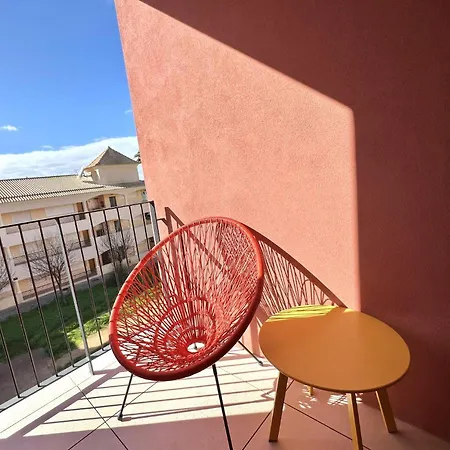 One - Luxurious By Hd