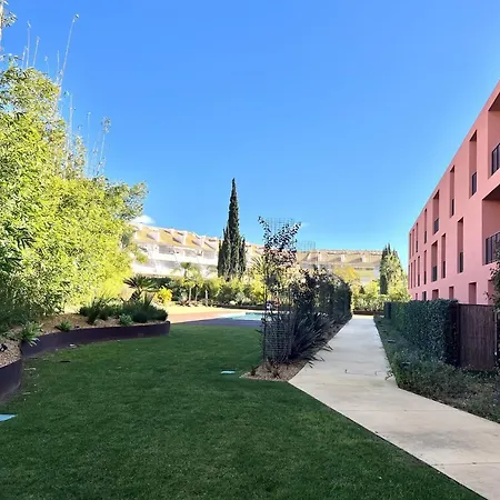 One - Luxurious By Hd